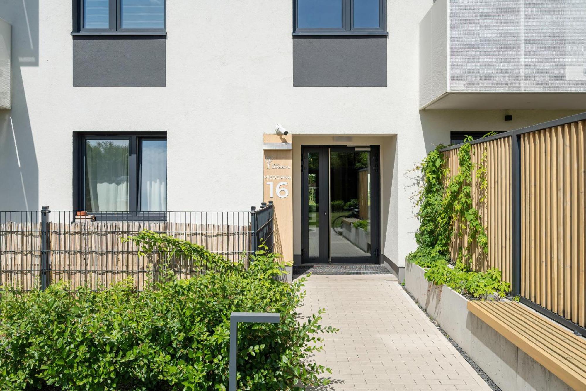 Miedziana Bright Apartment With Balcony And Parking Wroclaw By Noclegi Renters Dış mekan fotoğraf